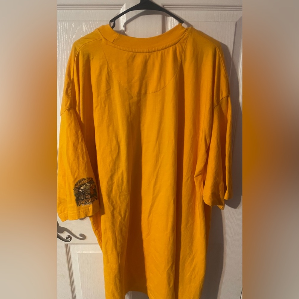 Big Fin Sports Bar Shark Graphic Tee 5X Yellow NWOT Funny Beach Tropical Shirt - Picture 4 of 5